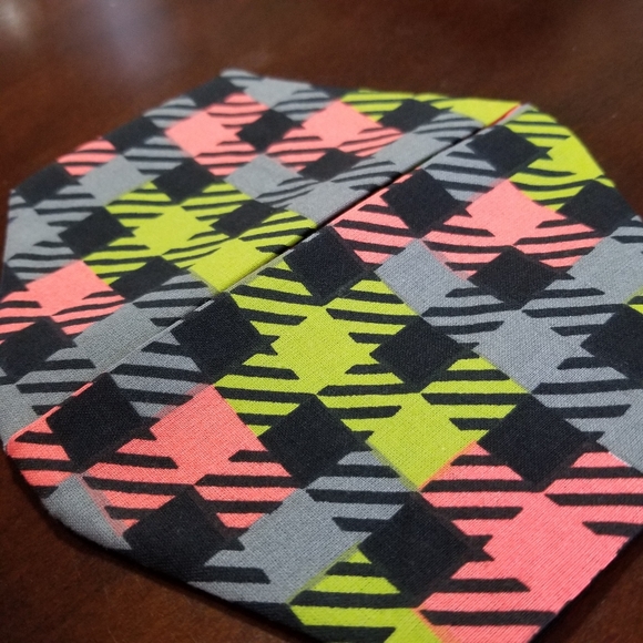 Kids - Neon 80s Style Cotton Facemask - Picture 4 of 8